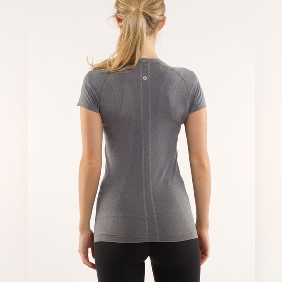 Lululemon Athletica V Neck Run Swiftly Tech Short Sleeve Workout Gym Shirt - Picture 6 of 9